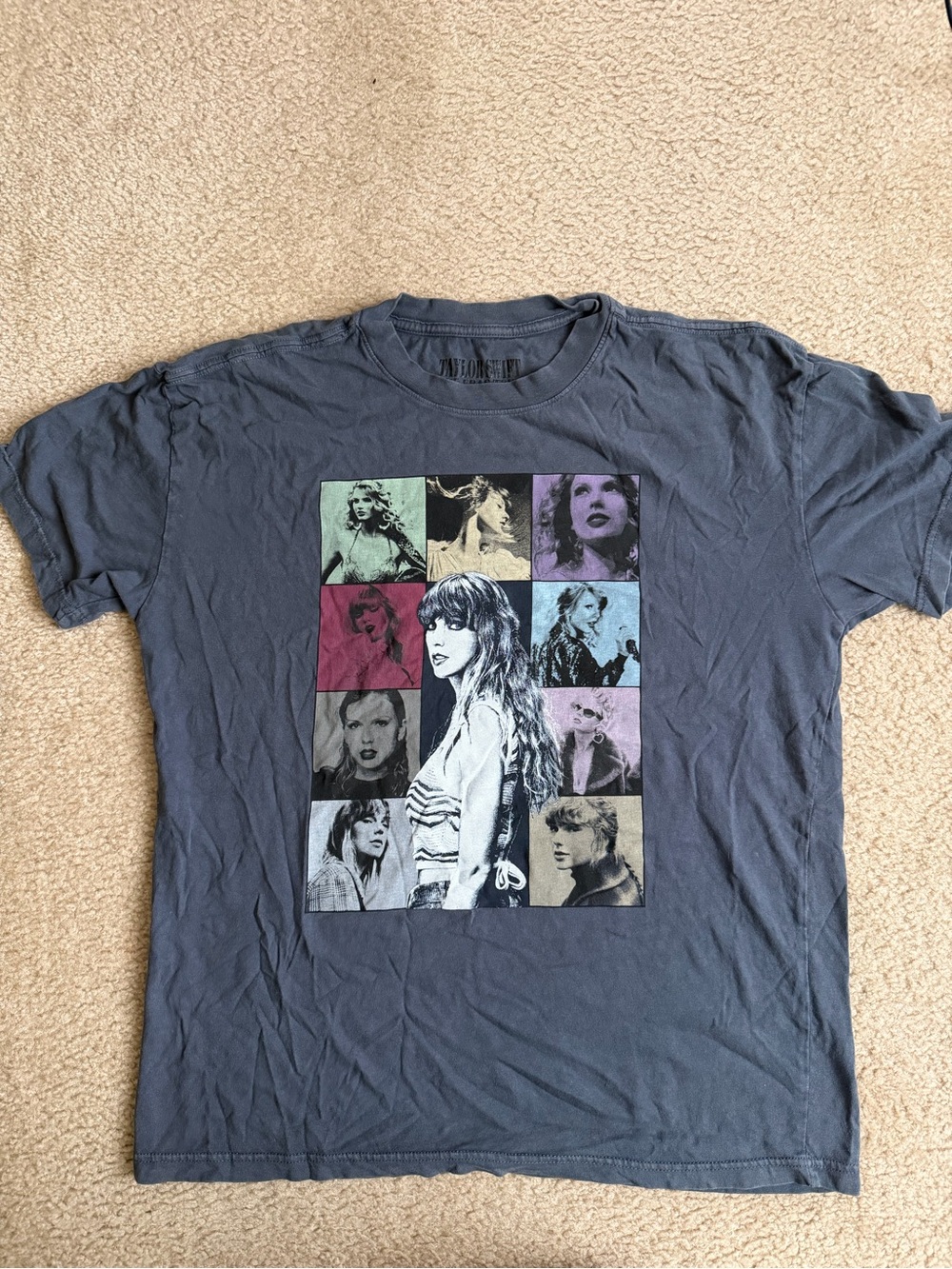 Taylor Swift Short Sleeve Graphic Tee - Charcoal with Multicolor Portraits